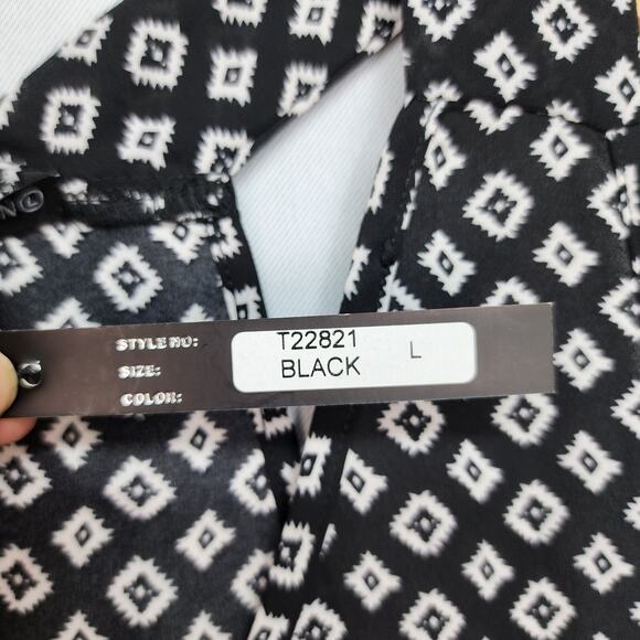 NWT Oh My Julian Tank Top Women’s LARGE Black White Geometric Print Flowy Vacay - Picture 7 of 9